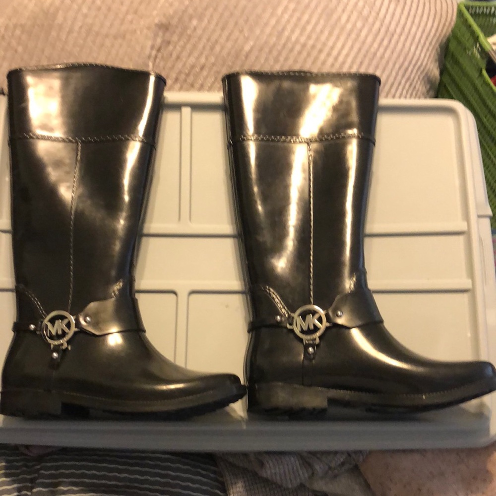 Size 7 Michael Kors Fulton Harness Rain Boot